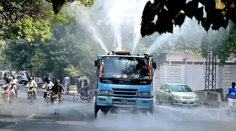 Schools close in Lahore as pollution hits record level