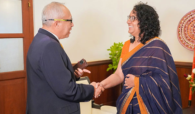 Sri Lanka and Malaysia discuss investment opportunities and tourism