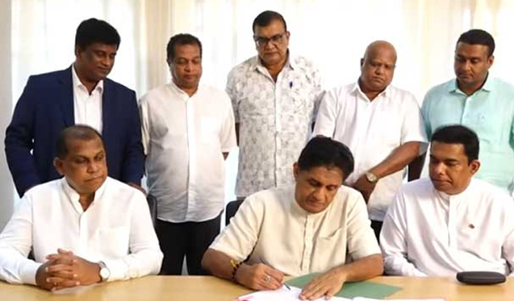 SJB MPs sign no-confidence motion against Speaker