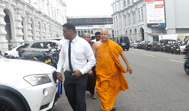 Chief Prelate of Kiri Vehera arrives at CID to record statement