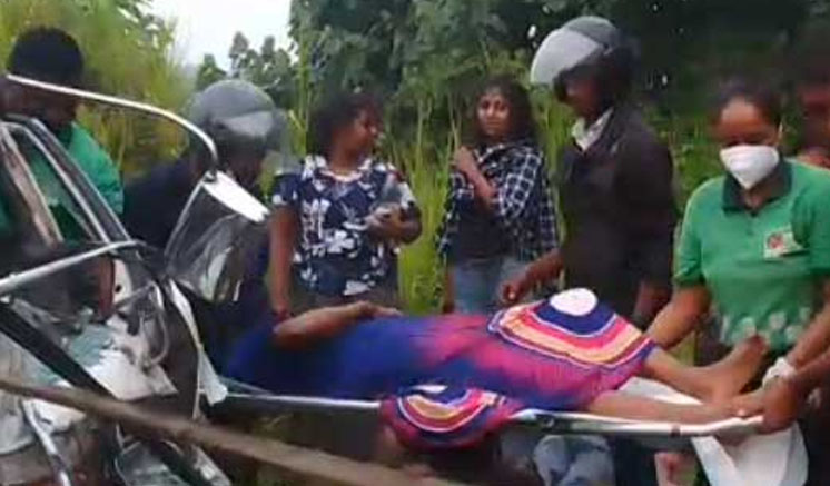 12 injured in accident near Palatuwa exit of Southern Expressway 12 injured in accident near Palatuwa exit of Southern Expressway