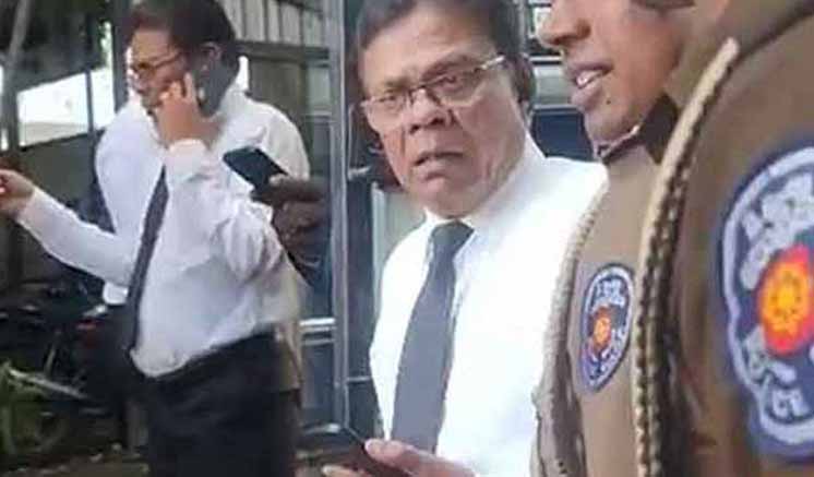 Police seek to arrest senior attorney over incident at Mount Lavinia court premises Police seek to arrest senior attorney over incident at Mount Lavinia court premises