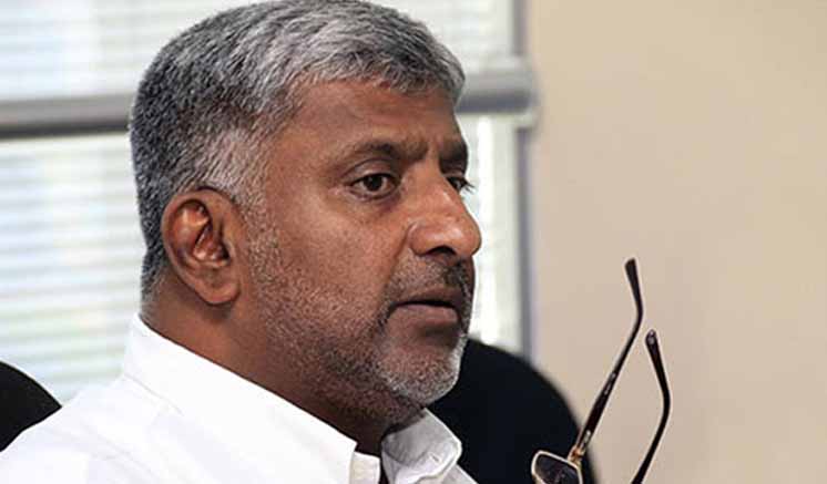 Former Minister Prasanna Ranatunga arrives at Bribery Comission Former Minister Prasanna Ranatunga arrives at Bribery Comission