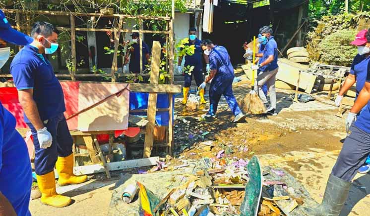 SLIC General and SLIC Life lends hand to flood-affected communities with islandwide program SLIC General and SLIC Life lends hand to flood-affected communities with islandwide program